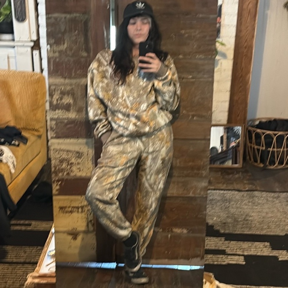 Women's Comfrt Camouflage sweats.